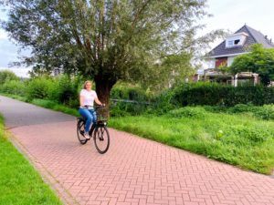 Stefani in Ik fiets T-shirt tijdens een van haar thuiswerkdag ritten